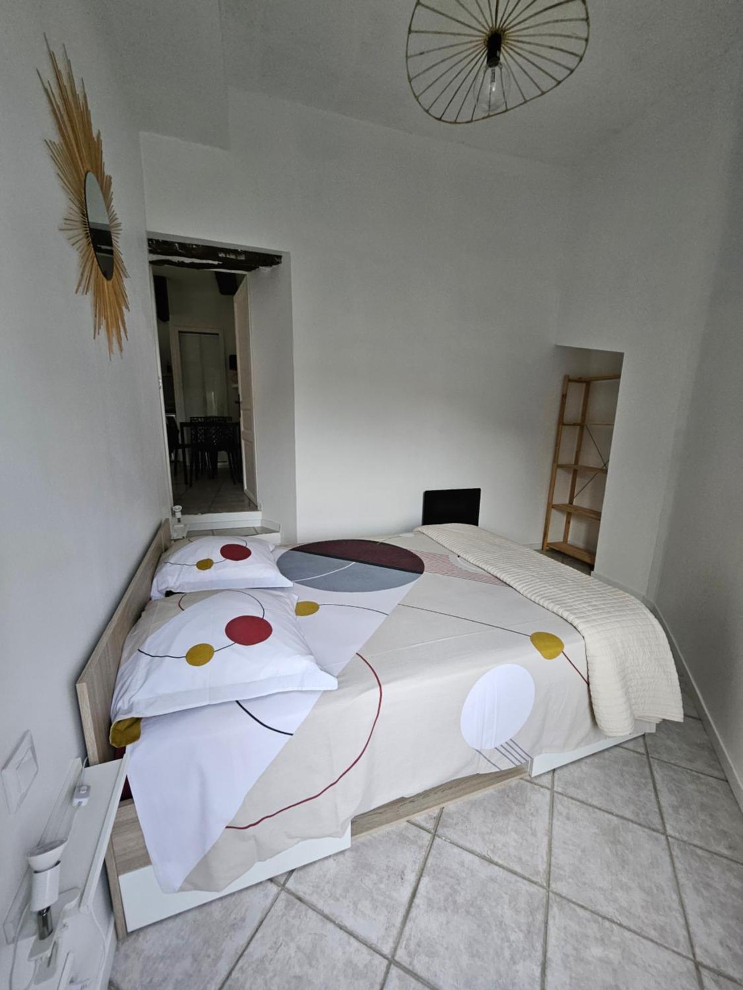 Appartement Dans Ancien Moulin A Huile Renove Grasse Eksteriør bilde