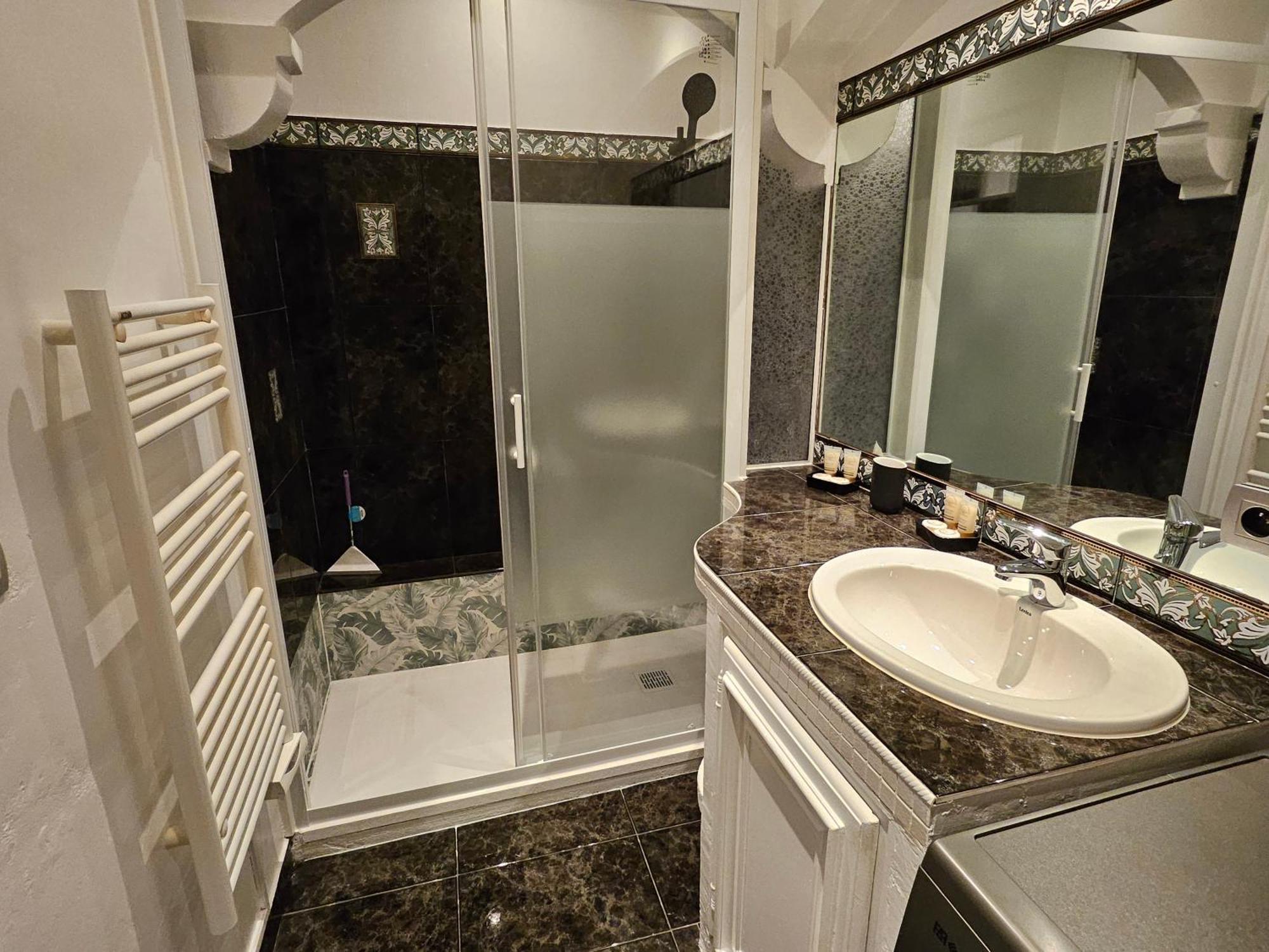 Appartement Dans Ancien Moulin A Huile Renove Grasse Eksteriør bilde