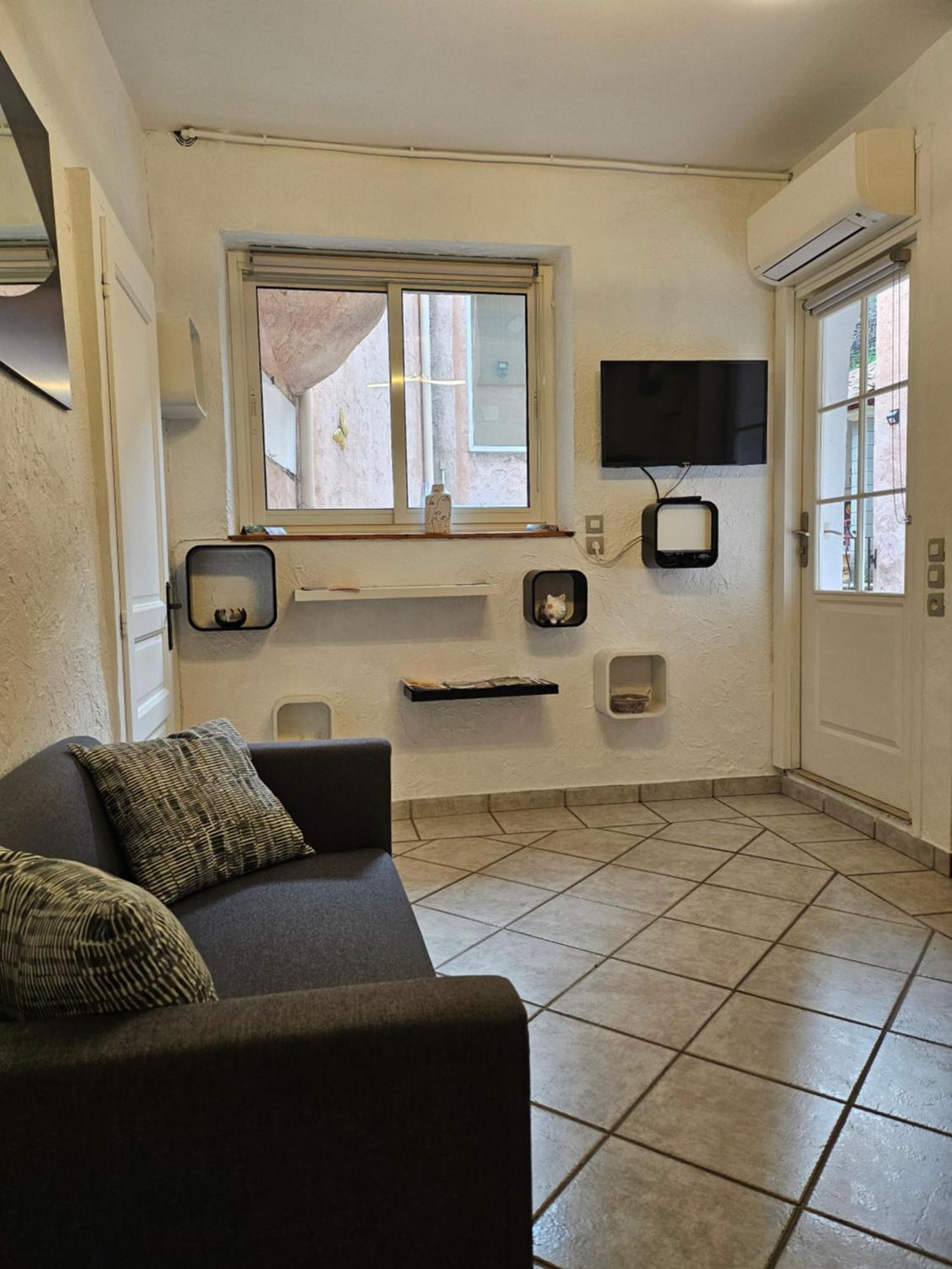 Appartement Dans Ancien Moulin A Huile Renove Grasse Eksteriør bilde